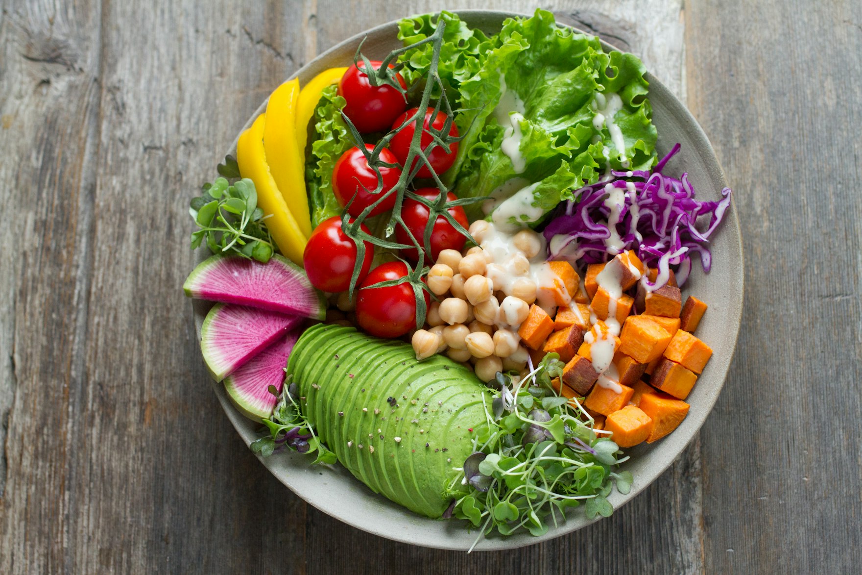A fresh salad bowl ready for packaging