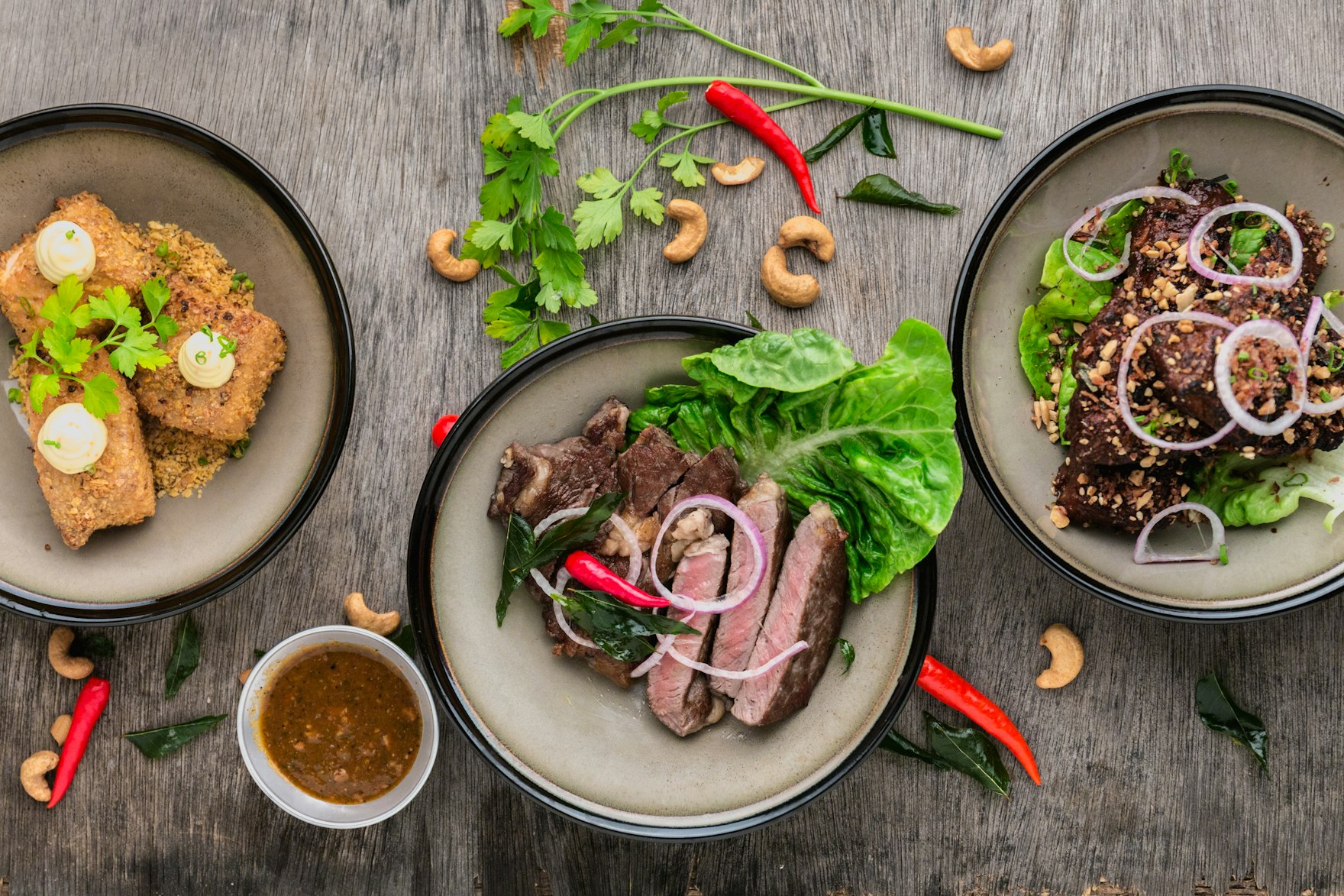 Prepared deli meals in trays